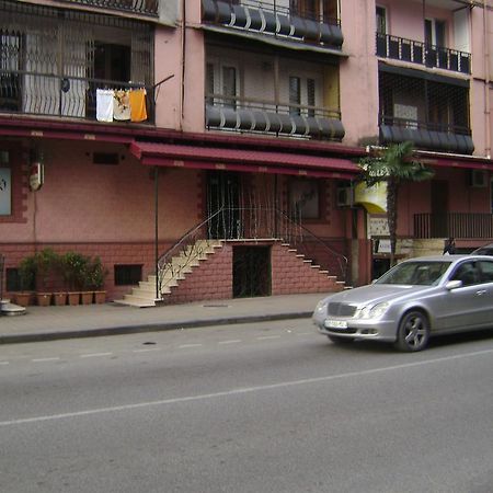 Guesthouse Melikishvili 57 Батумі Екстер'єр фото