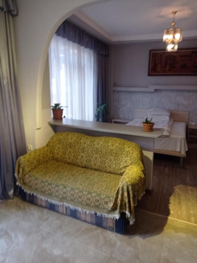 Guesthouse Melikishvili 57 Батумі Екстер'єр фото