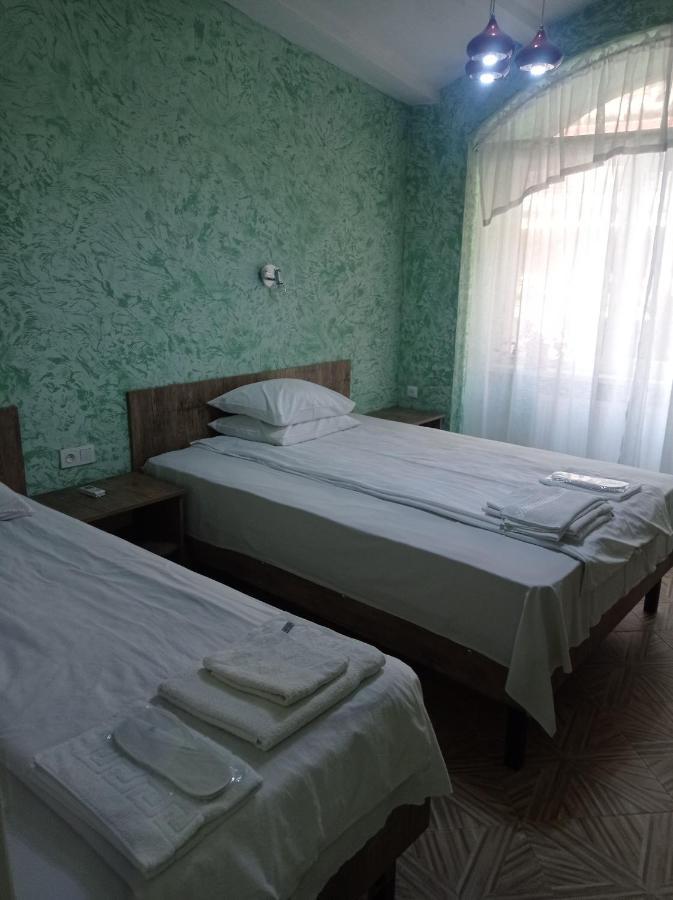 Guesthouse Melikishvili 57 Батумі Екстер'єр фото