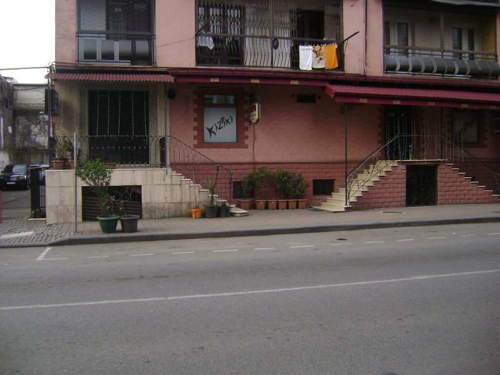 Guesthouse Melikishvili 57 Батумі Екстер'єр фото