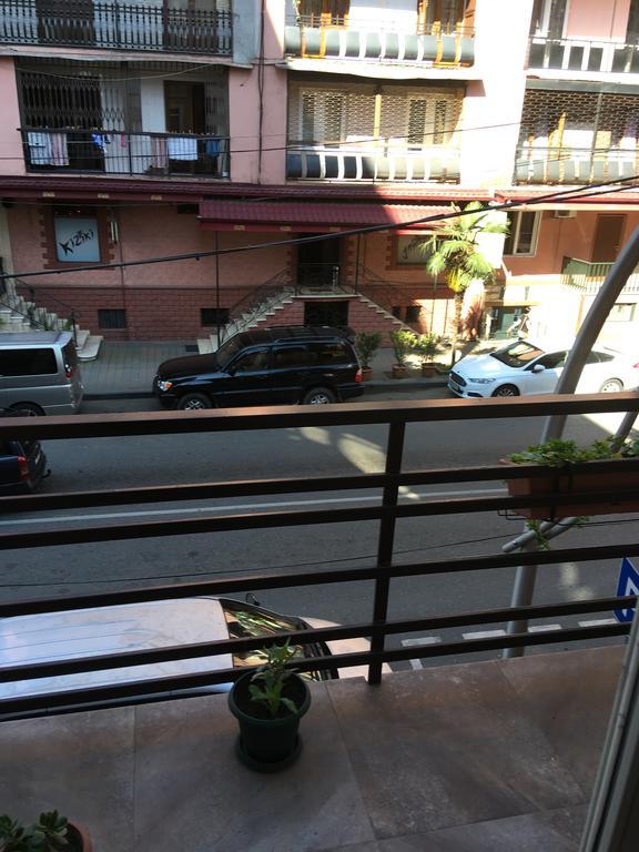 Guesthouse Melikishvili 57 Батумі Екстер'єр фото