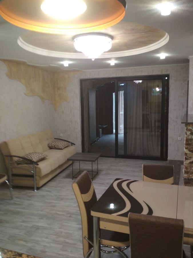 Guesthouse Melikishvili 57 Батумі Екстер'єр фото
